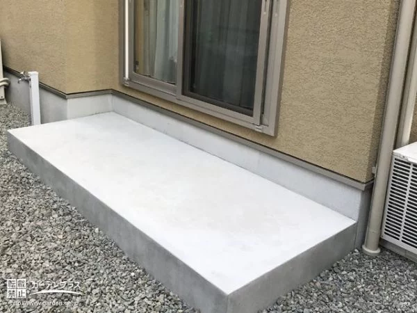 洗濯スペースとして活用出来るコンクリートデッキ