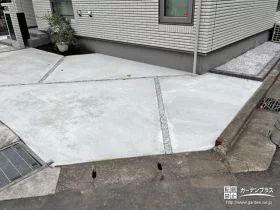 遊び心のある目地の駐車スペース[施工後]