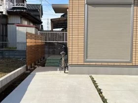 玄関前に設置した目隠しフェンス[施工後]