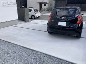 コンクリートと砂利を組み合わせた駐車スペース[施工後]
