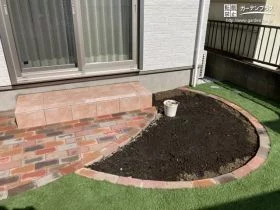 室内からも見える花壇[施工後]