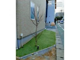 建物の足元を彩る植栽帯[施工後]