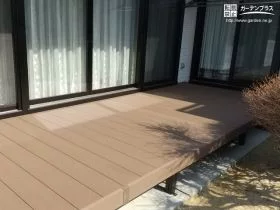 建物と合わせたサイズのウッドデッキ