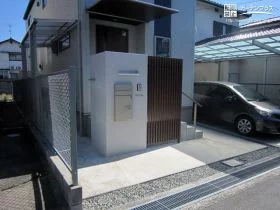 L字型の門柱とスクリーンフェンス[施工後]