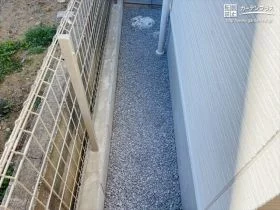 雑草対策をした犬走り[施工後]