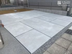 伸縮目地を使ってデザインした駐車スペース[施工後]