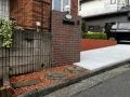 解体前の門まわりと変わらない雰囲気の新しい門柱