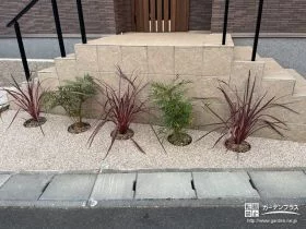 常緑低木に植え替えた植栽スペース[施工後]
