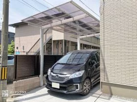 お車を雨や埃から守るカーポート