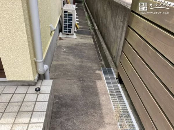 犬走り門扉設置前