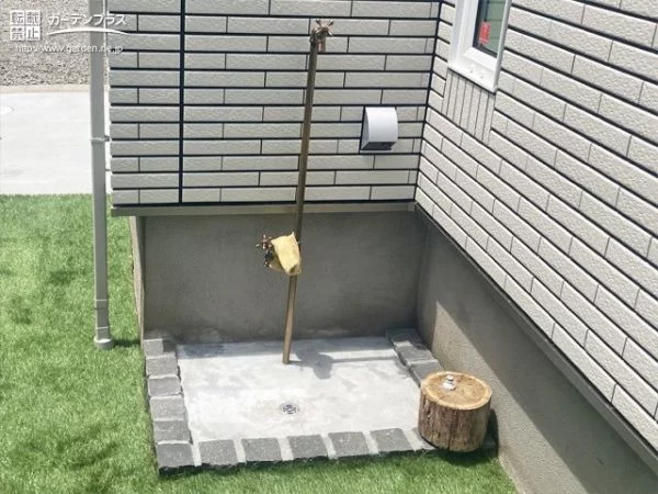 タイルで仕上げた高級感のある門柱がお住まいの顔となる新築外構