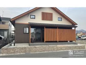 和風のお住まいに似合う石積み風の境界塀[施工後]