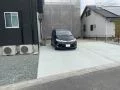 スロープ状の駐車スペース