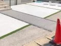 様々な質感の舗装を組み合わせたナチュラルなファサード