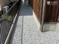 清潔感を保てるようにした犬走り