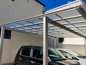 建物に馴染みやすい直線デザインのカーポート[施工後]