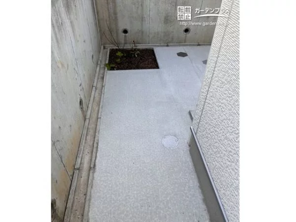 No.20359 雨の日も滑りにくく安全性を高めた犬走りリフォーム工事[施工後]