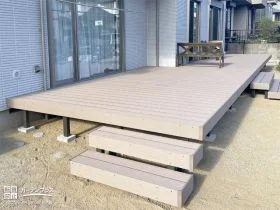 広々とした居心地の良いウッドデッキ[施工後]