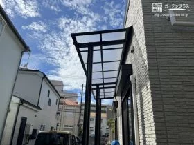 お住まいの外壁に穴を空けずに施工できるテラス屋根