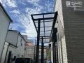 お住まいの外壁に穴を空けずに施工できるテラス屋根