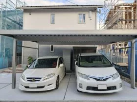 丈夫な折板屋根カーポートを設置した駐車スペース[施工後]