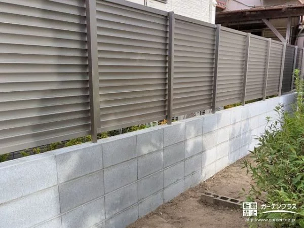 お隣さんにも配慮した安全性を高める境界塀の設置工事