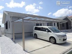 建物のラインと重なるカーポート[施工後]