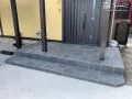 高級感のある大判タイルを使ったポーチ