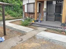 建物周りが行き来しやすくなるフラットな園路の舗装工事