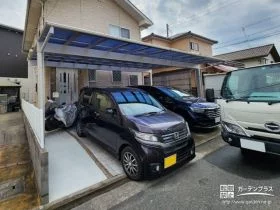 快適に利用できる3台用のカーポートを設置した駐車スペース[施工後]