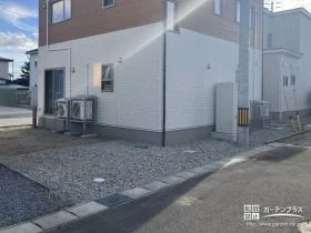 雑草やぬかるみに悩まされない犬走り[施工後]