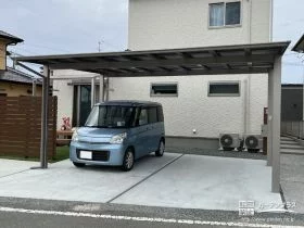 カーポート付きのメインで利用する駐車スペース[施工後]