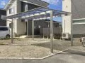 水平ラインがお住まいにマッチするカーポート