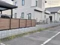 お住まいにフィットする木目調のフェンス