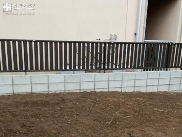 程よくプライバシーを守る境界フェンス設置工事