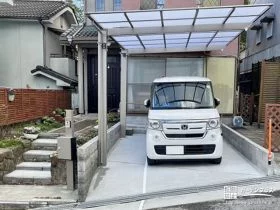 高低差を滑らかに整え出入庫しやすくなった駐車スペースの拡張工事