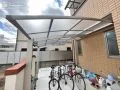 多目的に利用できる屋根の出幅が広いサイクルポート