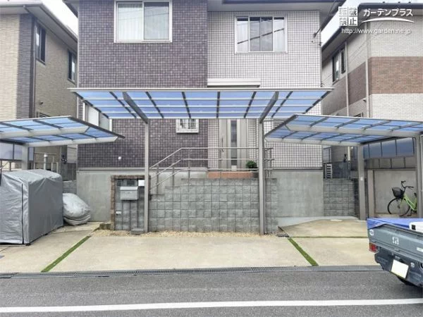 No.21393 お住まいの形に沿った3つのカーポートを組み合わせたリフォーム工事[施工後]