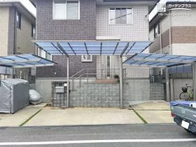 お住まいの形に沿った3つのカーポートを組み合わせたリフォーム工事