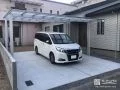 玄関からお車まで濡れずに行き来できる駐車スペース