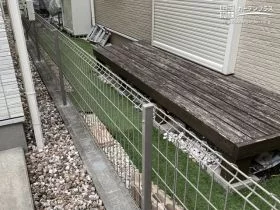 犬走りを利用するときも安心の境界フェンス[施工後]