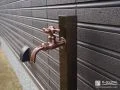 アースカラーでお住まいと馴染みの良い立水栓