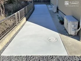 雨の日も泥のぬかるみが気にならない犬走り