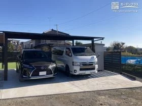 大きなお車を雨や埃から守るカーポート