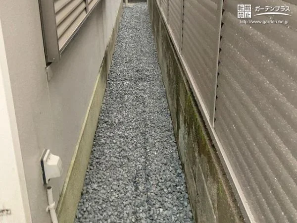 雑草対策した犬走り