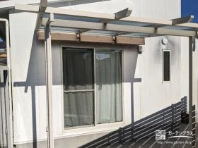 ナチュラルなパーゴラデザインのテラス屋根[施工後]