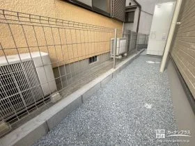 雑草対策をした犬走り[施工後]