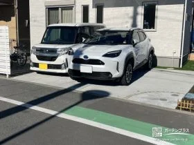 色のコントラストを楽しめる駐車スペース[施工後]