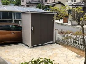 下地コンクリートと共に物置基礎も施工[施工後]