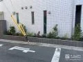 道路と建物の間のクッション役となる植栽スペース